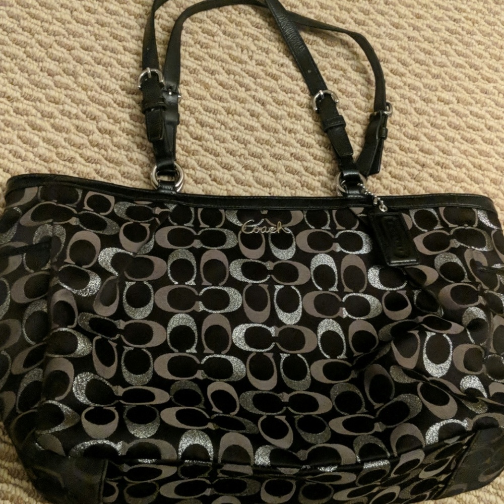 Women's handbag